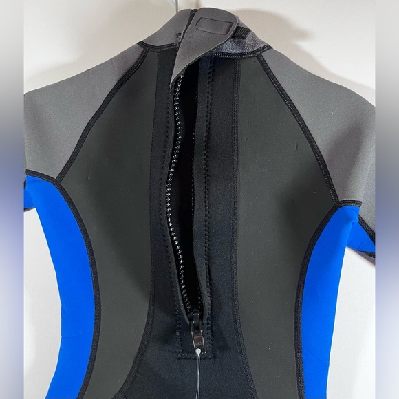 Body Glove PRO 3 Wetsuit YOUTH Unisex Small Black/Blue 70/80 lbs Beach Lake Fun - Picture 5 of 9
